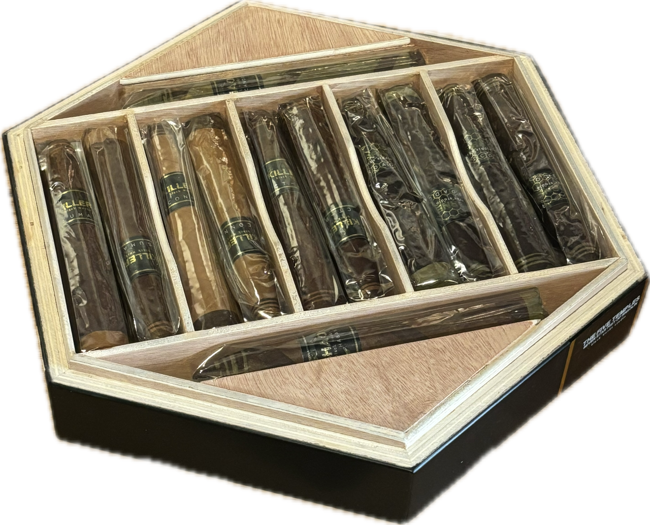 Black Works Studio The Five Temples Seven Star Fist of Shaolin Sampler (24 Zigarren)