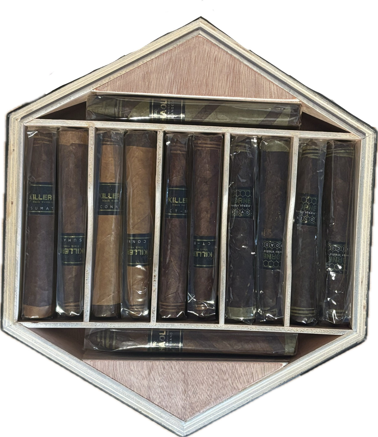 Black Works Studio The Five Temples Seven Star Fist of Shaolin Sampler (24 Zigarren)