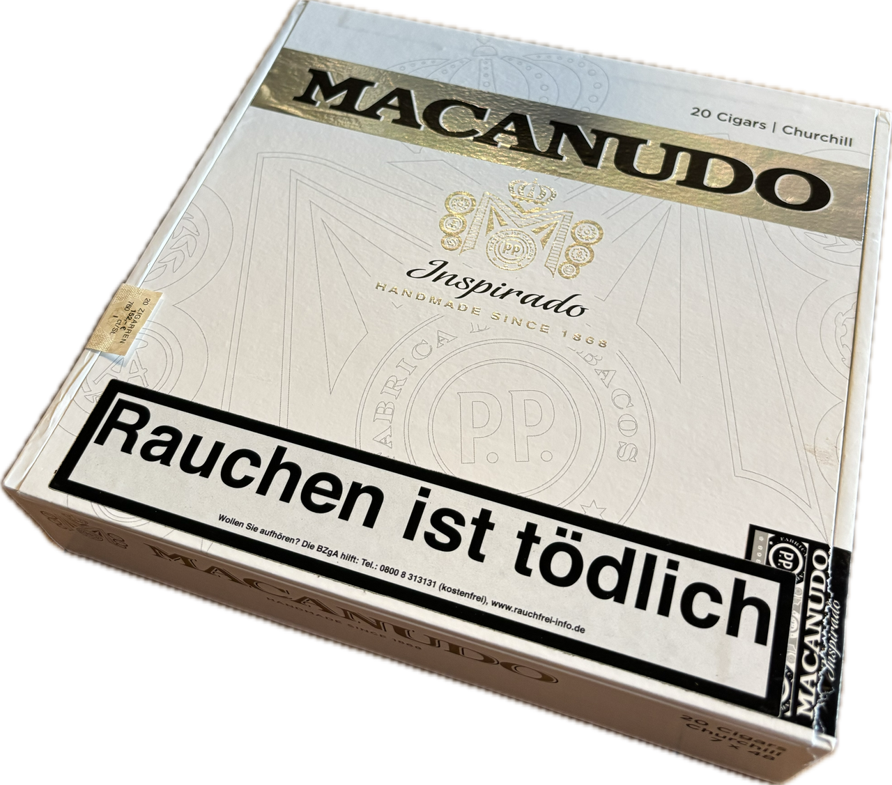 Macanudo inspirado White, weiße Kiste,  geschlossener Zustand.