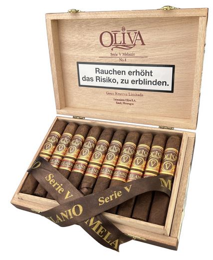 Oliva Serie V Melanio No 4 (Petit Robusto)